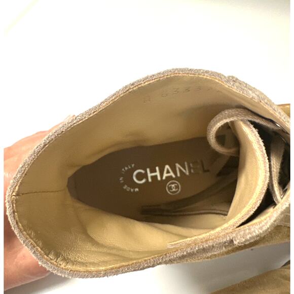 Chanel 2017 Interlocking CC Logo Two Tone Suede Lace-Up Ankle Boots Size IT 38 - Picture 16 of 16